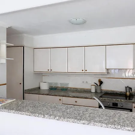 アパート 1 Bedroom Awesome In